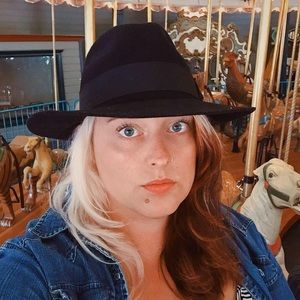Meet your Posher, Amy